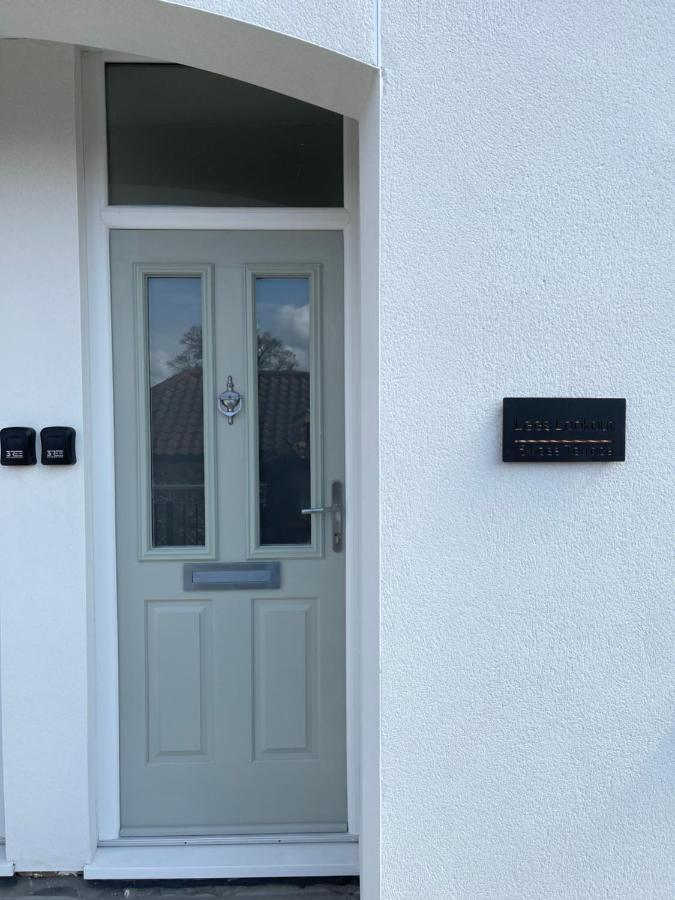 Lees Lookout Holt ,2 Bedroom Luxury Apartment With Private Parking Holt (Norfolk) Exterior foto