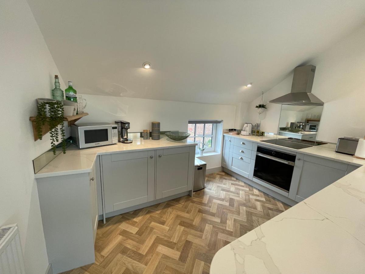 Lees Lookout Holt ,2 Bedroom Luxury Apartment With Private Parking Holt (Norfolk) Exterior foto